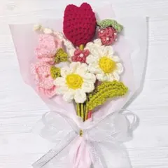 ハンドメイド　ピンクのブーケ　ギフト　枯れない花束　毛糸の花束