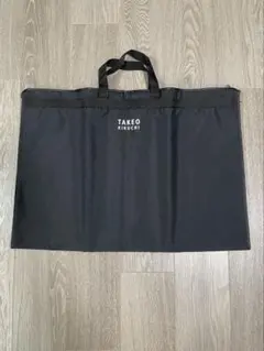 TAKEO KIKUCHI ブラック ガーメントバッグ