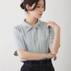 179/WG ビッグカラー刺繍ブラウス　オープンカラー　ブルーのサムネイル