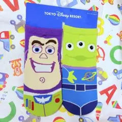 ディズニーリゾート バズライトイヤー エイリアン ソックス　22-25cmのサムネイル