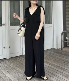 新品未使用　prose verse ブラック Vネック オールインワン 肩フリル