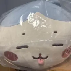 ちいかわ マシュマロみたいな寝そべり抱きぬいぐるみ　(ねむねむハチワレ)のサムネイル