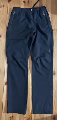 FieldCore 黒 ストレートパンツ　サイズ150のサムネイル