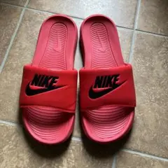NIKE シャワーサンダル 赤　メンズ29cmのサムネイル