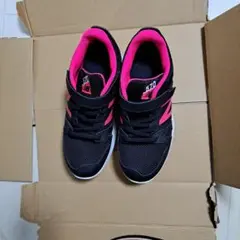 New Balance 570 ブラック/ピンク