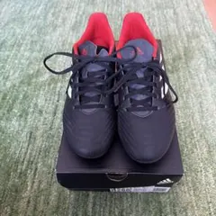 サッカーシューズ　adidas