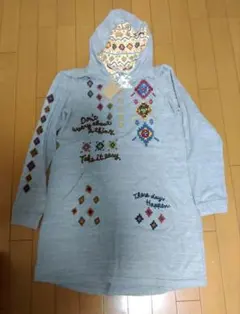 刺繍入り　フード付き 長袖　チュニック　マスクマン　rough