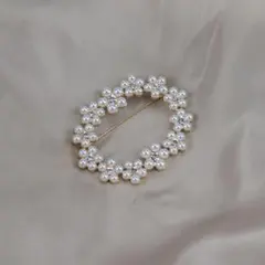 180 ブローチ　パール　楕円形　フォーマル　パーティー 結婚式 入学式　卒業式