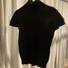 RU 黒ハイネック 半袖ニット