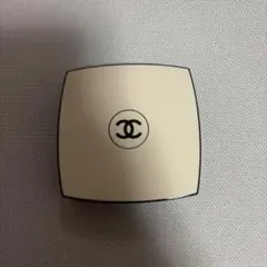 【新品未使用】CHANEL レ ベージュ ルミエール デテ　フェイスパウダーのサムネイル
