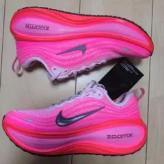 NIKE W VOMERO PLUS 22cm ハイパーピンク