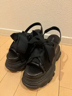 EAT ME 厚底リボンサンダル