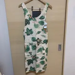 新品タグ付き　花井幸子デザイン　花柄エプロン　YUKIKO HANAI