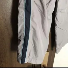 男児ユニクロ冬ズボン　光沢グレー