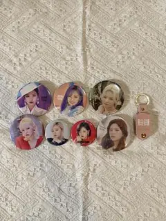 【公式】JEONGYEON 缶バッジ 7個+キーホルダー1個