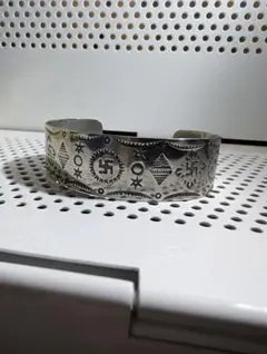 20s - 40s ナバホ スワスティカ スタンプ ターコイズ バングル - メルカリ
