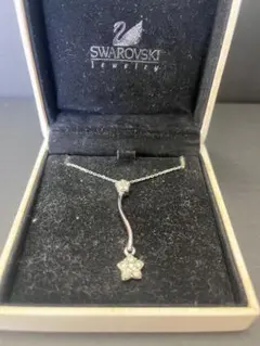 美品 Swarovski スター 流れ星 星形クリスタルネックレス◇