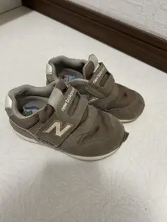 Item thumbnail for item 56cf9ef0-3810-4baf-82b7-1d7570f68486