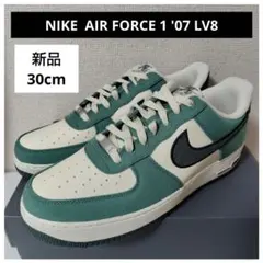 新品 NIKE AIR FORCE 1 '07 LV8 緑 グリーン
