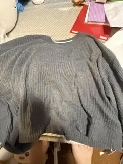 ただのグレーのトップス