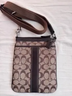 COACH　サコッシュ　ショルダーバッグ　シグネチャー　キャンバス　レザー 匿名