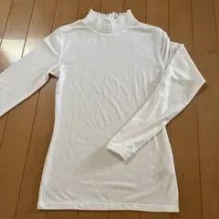 GU フリルネックカットソー　ホワイト　Sサイズ