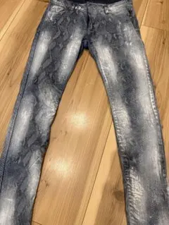 トルネードマート　パイソン柄 スキニーデニムパンツのサムネイル