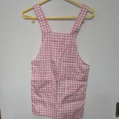 ピンクのギンガムチェックエプロン
