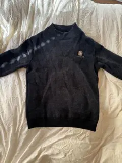 ダークグレー ハイネックセーター