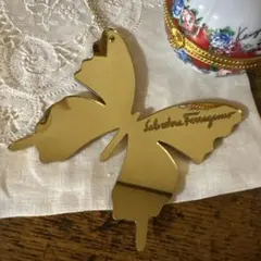 Salvatore Ferragamo フェラガモ　バタフライ　キーホルダー