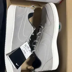 Nike グレー スエード スニーカー