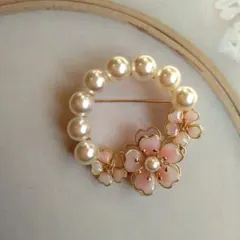 No.440 パールつきブローチ　お花ブローチ