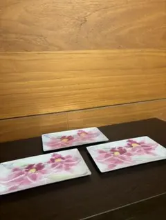 夏の和菓子に。七宝焼　花柄 長方形 皿 3枚セットのサムネイル