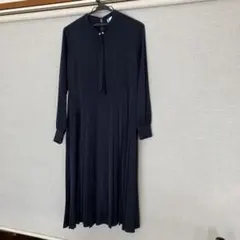 WORLD indexセレモニーにも　ネイビー プリーツ ワンピース 長袖