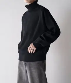 Lui's 黒 タートルネック ニット