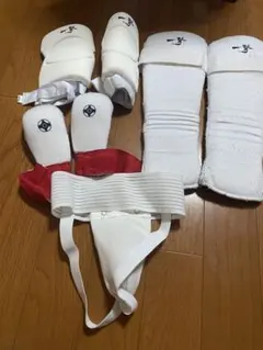 エルボーガード・フットガードセット ホワイト フォースキフト（左打者用） エルボーガード・フットガードセット ホワイト フォースキフト（左打者