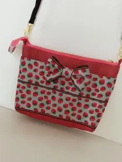 シロハナ様専用です 畳縁イチゴ柄ダブルファスナー ショルダー スマホショルダー