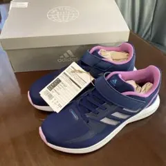 【新品未使用】adidas レディース　キッズ　スニーカー　23.5センチ