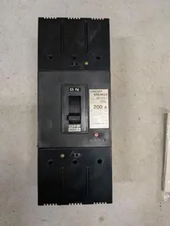 서킷 브레이커 200A