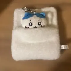 ハチワレ おふとんリールパスケース