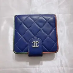 限定品 CHANEL 二つ折り財布 キルティング ブルーのサムネイル