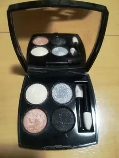 シャネル レ キャトル オンブル 258 ティセ オン ブル ドゥ リュンヌ