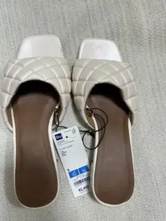 新品　​GU キルティング フラットサンダル Sサイズのサムネイル