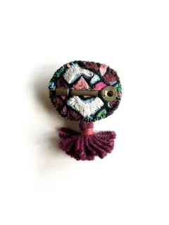 ハンドメイド刺繍ブローチ 作家もの