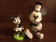 ミッキーマウス　ミニーマウス　フィギュア2点セット