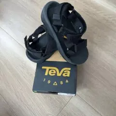 Tevaサンダル
