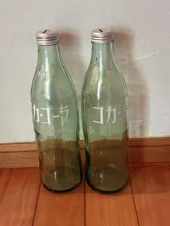 昭和レトロ　コカ・コーラ 1リットル瓶2本セットのサムネイル