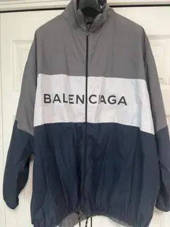 BALENCIAGA バレンシアガ ナイロンジャケット グレー ネイビー BALENCIAGA（ナイロンジャケット ・ グレー/灰色系）のフリマ