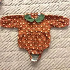 バースデイ　kinococo 長袖フリルロンパース