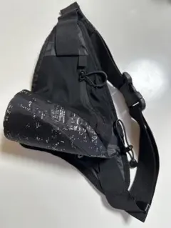 ASICS ボディバッグ ランニング　アシックス　ペットボトル収納　水分補給